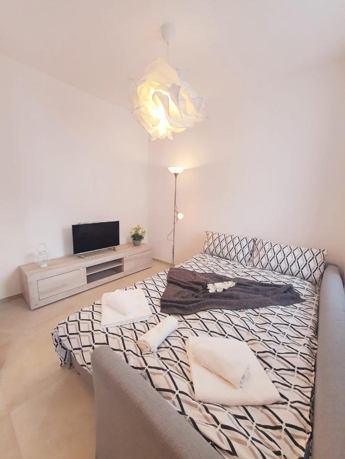 Residenza Gelsomino แวร์บาเนีย ภายนอก รูปภาพ