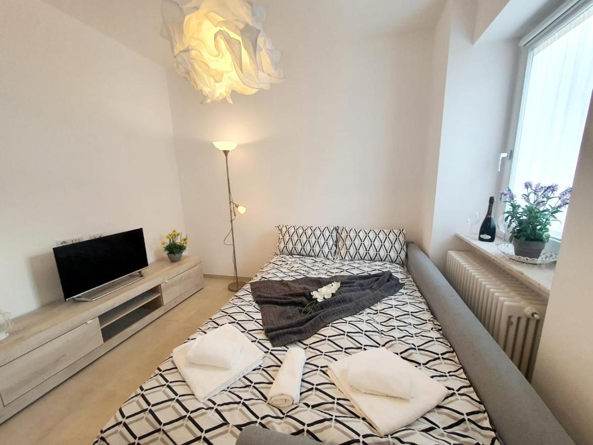 Residenza Gelsomino แวร์บาเนีย ภายนอก รูปภาพ